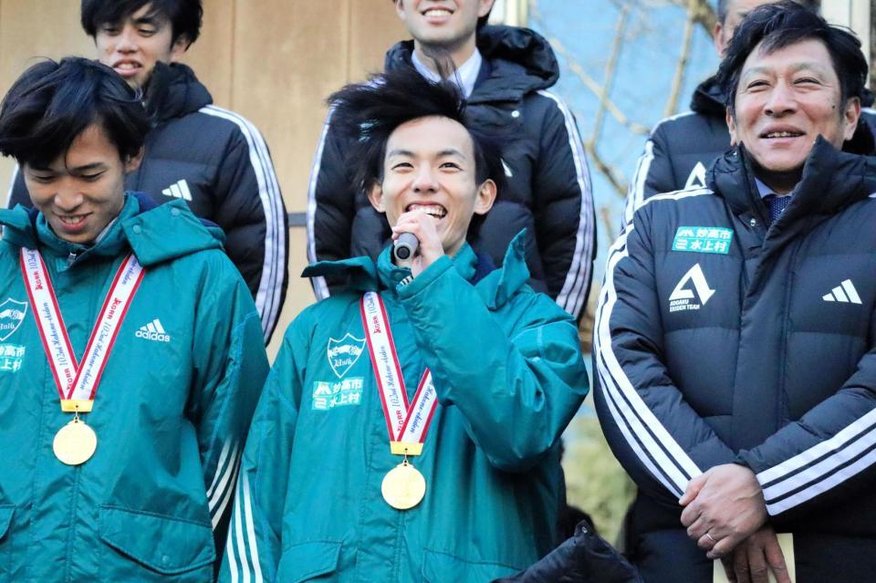 　笑顔で「シン・山の神」を名乗った黒田