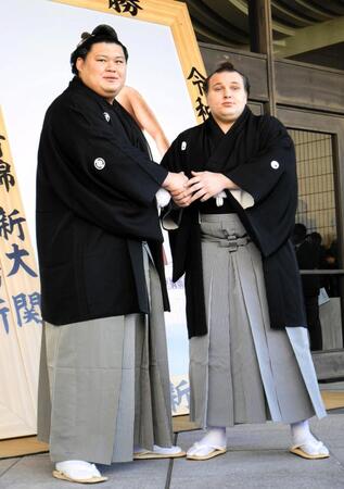 安青錦　キース・ヘリング化粧まわし優勝額「思ったよりカッコイイ」、左肩不安の大の里「やることは変わらない」【大相撲】