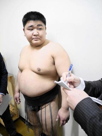 父や兄と瓜二つ？　伊勢ノ海部屋が初髷を結った幕下力士を投稿　「藤ノ川関にますますそっくり」「高校生の時のお父さんに」