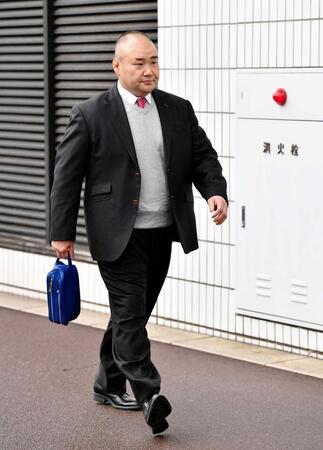 甲山親方（元幕内大碇）＝１８年