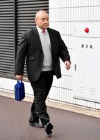 甲山親方（元幕内大碇）＝１８年