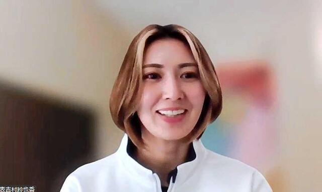 　オンラインで取材に応じる吉村