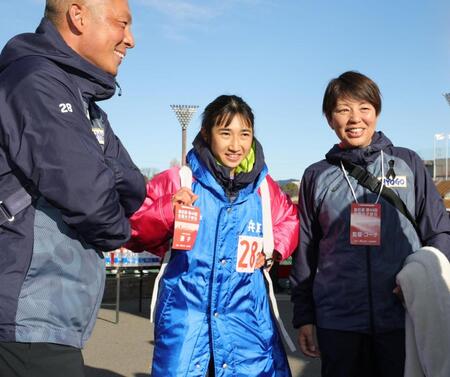 　レースを終え、引き揚げる田中希実（撮影・坂部計介）