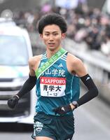 　９区、懸命に走る青学大・田中悠登＝２０２５年１月３日