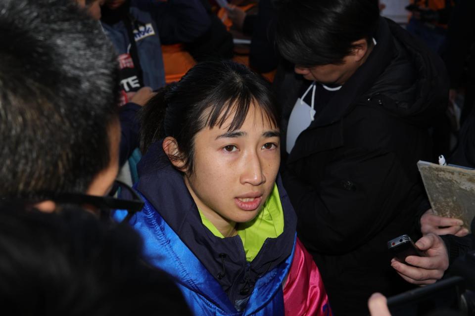 　記者の質問に答える田中希実