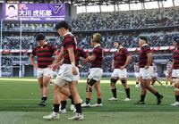 後半、３トライ目を決められ、肩を落とす早大フィフティーン（撮影・西岡正）