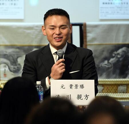 トークショーで笑顔を見せる湊川親方（撮影・佐藤厚）