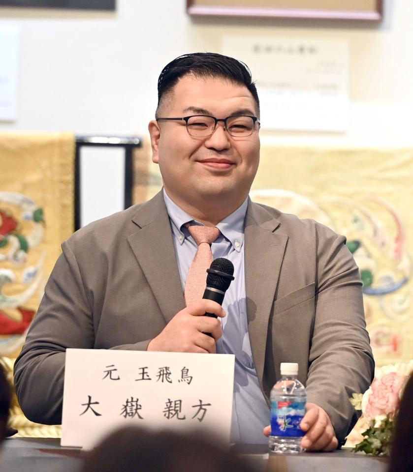 元玉飛鳥の大嶽親方（撮影・園田高夫）