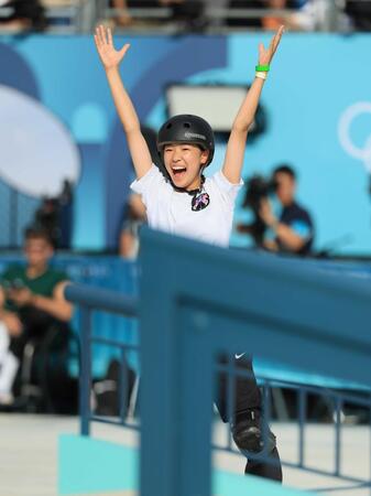 最後にビッグトリックを決め大喜びの吉沢恋＝２０２４年７月