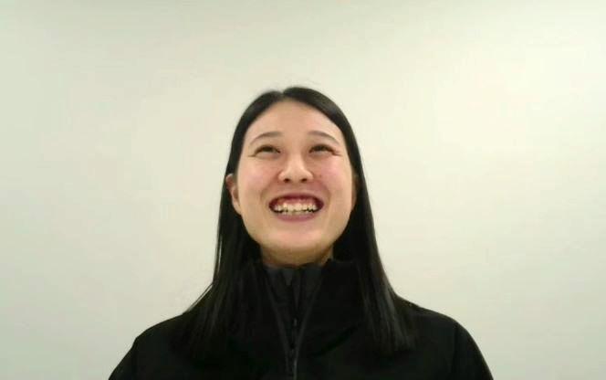 　オンラインで取材に応じた丸山