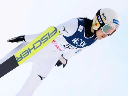 　Ｗ杯ジャンプ女子個人第１戦で初優勝した丸山希＝２０２５年１１月（共同）