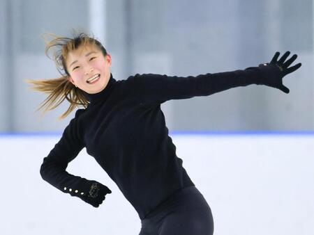 　公開練習で調整する坂本花織