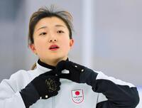 　公開練習で調整する坂本花織