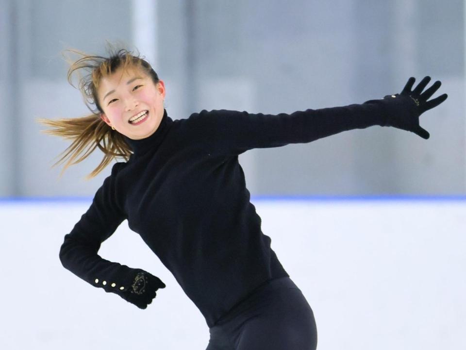 　公開練習で調整する坂本花織