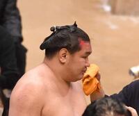 頭部出血した豊昇龍（撮影・園田高夫）