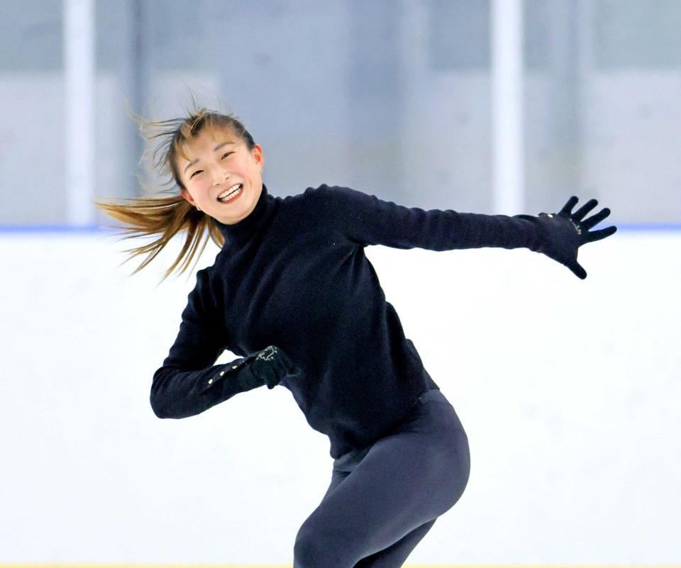 　公開練習で調整する坂本花織