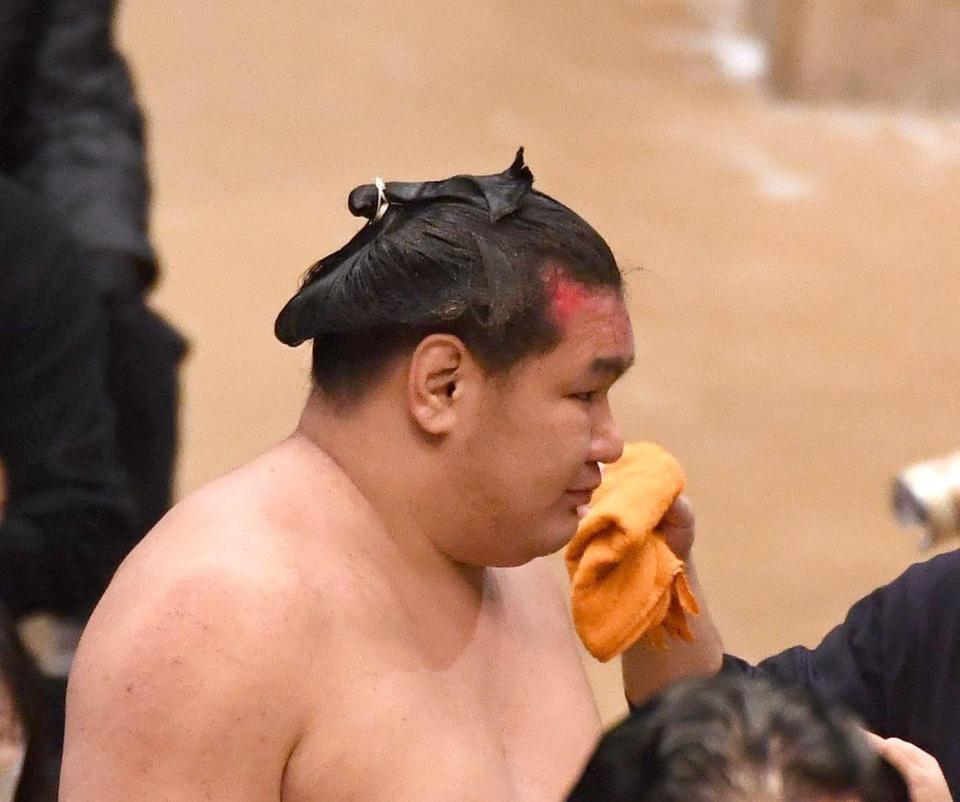 頭部出血した豊昇龍（撮影・園田高夫）