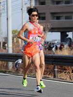 力走する宮崎３区の佐藤愛斗