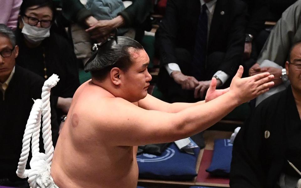 　土俵入りを披露する豊昇龍（撮影・園田高夫）