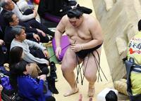 若元春に寄り切りで敗れた大の里