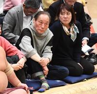 　ヨネスケ（前列左）＝撮影・園田高夫