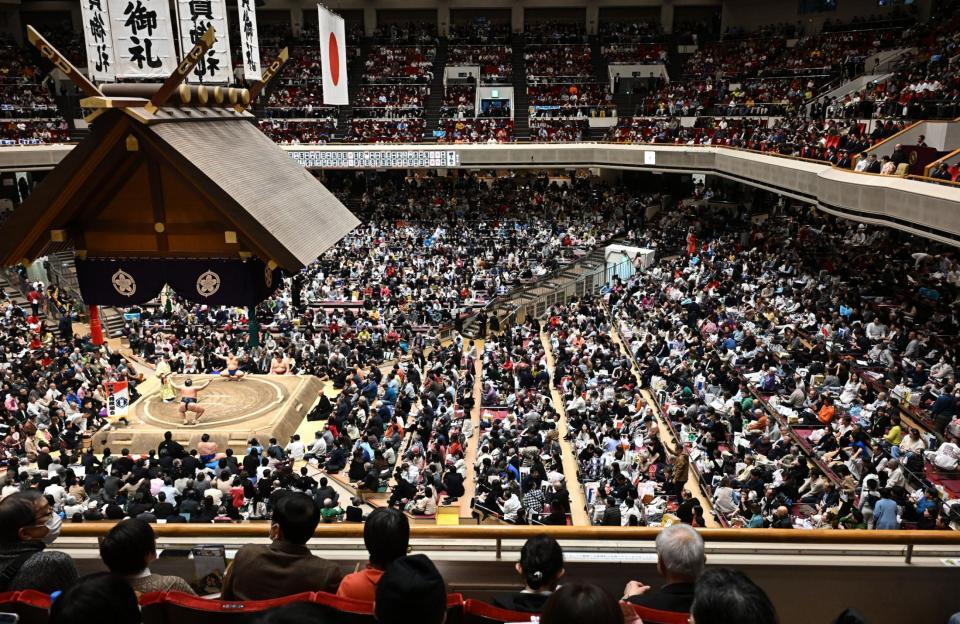 　天皇、皇后両陛下と長女愛子さまが観戦された大相撲初場所