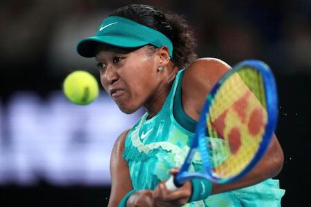 　女子シングルス１回戦でプレーする大坂なおみ＝メルボルン（ＡＰ＝共同）