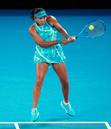 　女子シングルス１回戦でプレーする大坂なおみ＝メルボルン（ゲッティ＝共同）