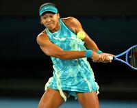 女子シングルス１回戦でプレーする大坂なおみ＝メルボルン（ゲッティ＝共同）
