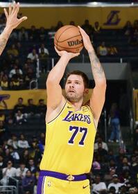 　レーカーズのドンチッチ（ＮＢＡＥ・ゲッティ＝共同）