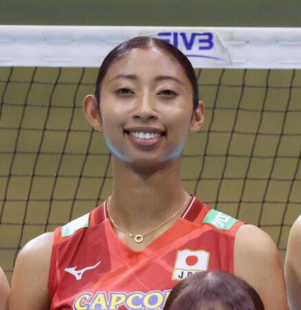 【写真】横顔からも漂う気品　宮部藍梨　スイートなＤＩＯＲショップ