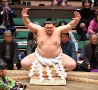 　土俵入りする横綱・大の里（撮影・開出牧）