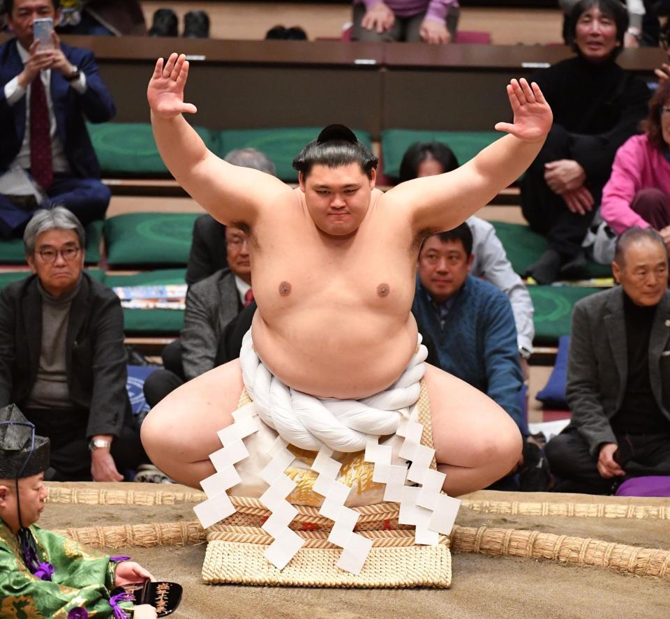 　土俵入りする横綱・大の里（撮影・開出牧）