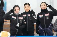 　公式練習に臨む（左から）中井亜美、千葉百音、青木祐奈（共同）