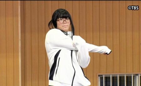 　変装した鏡優翔。ＴＢＳ「モニタリング」の公式Ｘ（＠ｍｏｎｉｔｏｒｉｎｇｔｂｓ６）より