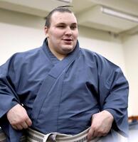 　笑顔で引き揚げる安青錦