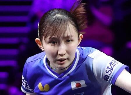 ４連覇へあと２勝　早田ひなが佐藤瞳にストレート勝ち　準決勝進出