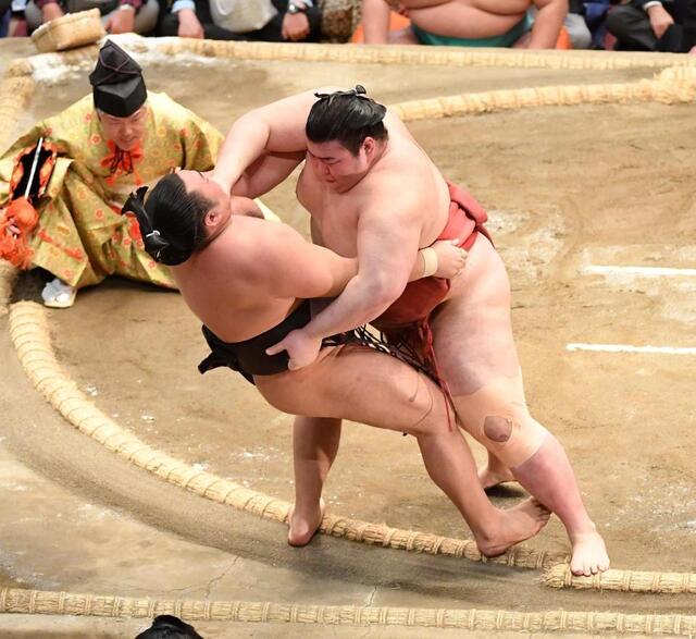 熱海富士が３敗死守でＶ争い残る