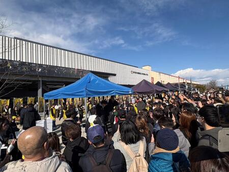 辻直人と谷口大智の募金活動に集まるファン