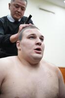 優勝決定戦で熱海富士を下し２場所連続優勝を飾った安青錦（代表撮影）