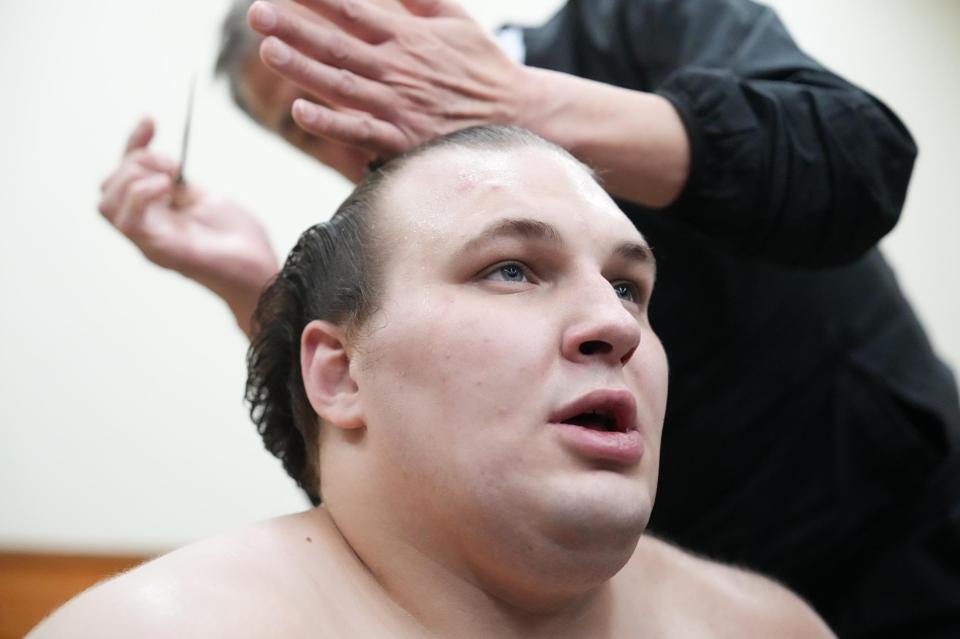 優勝決定戦で熱海富士を下し２場所連続優勝を飾った安青錦（代表撮影）