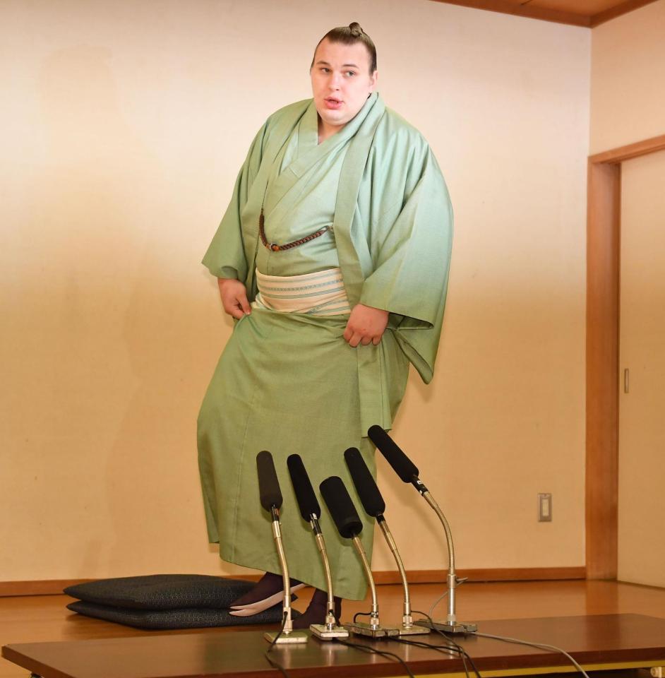 優勝一夜明け会見に登場した安青錦（撮影・開出牧）