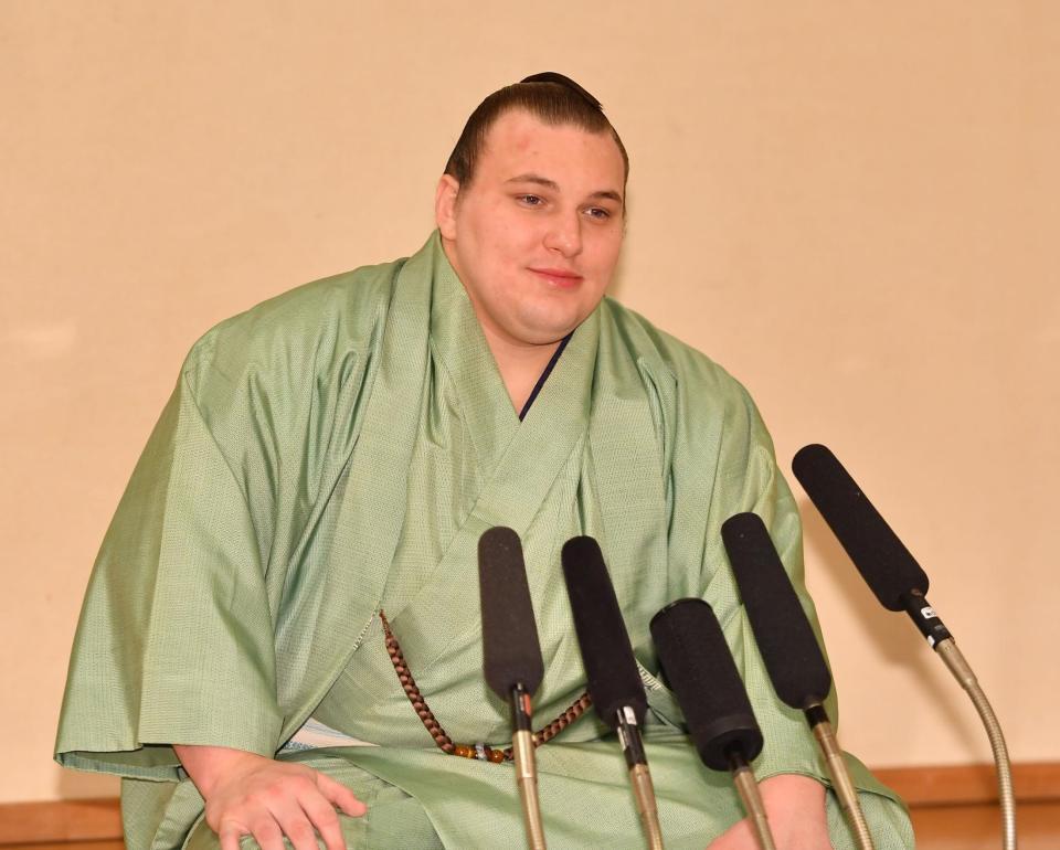 優勝一夜明け会見に臨む安青錦（撮影・開出牧）