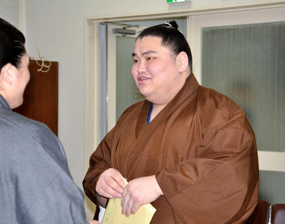 相撲教習所の入所式に出席した旭富士