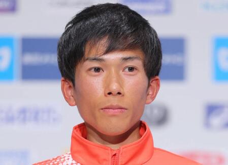 【写真】夫の鈴木健吾は２人で走るショット添え引退の妻にエールとねぎらい