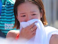 パリ五輪のレース後、涙を流す一山麻緒＝２０２４年８月