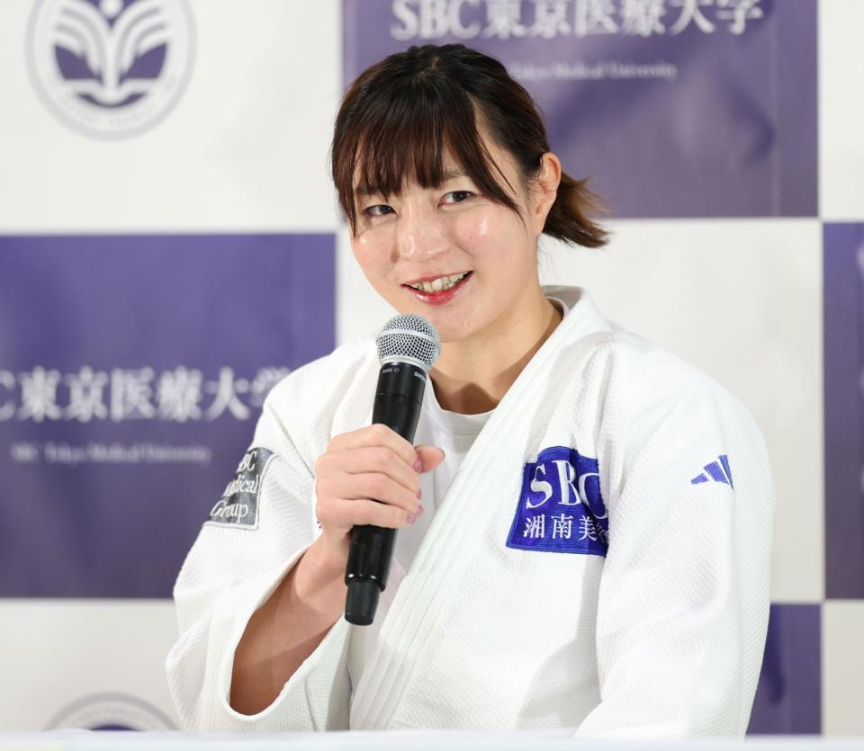 今後に関する会見を開いた角田夏実（撮影・伊藤笙子）