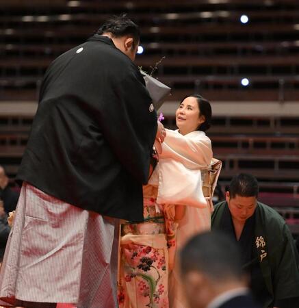 【写真】元幕内水戸龍が結婚を公表、娘が３人いた！「第二の人生を頑張らないと。踏ん張っていきたい」