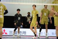 アップをする高橋藍