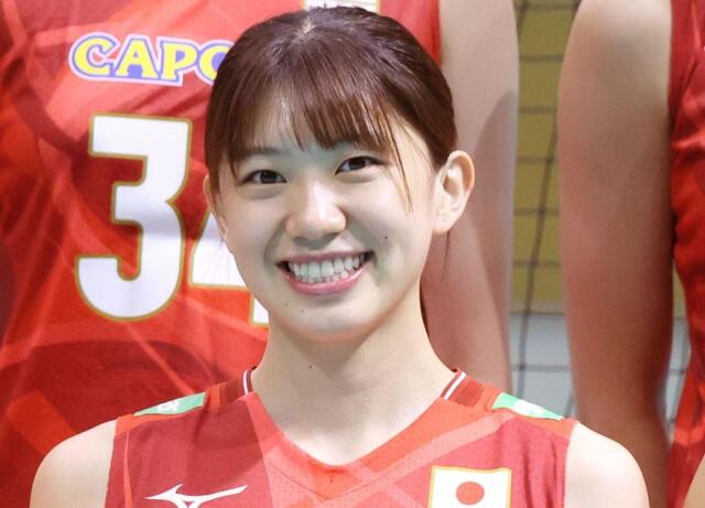 モデル顔負け　バレー女子日本代表一変